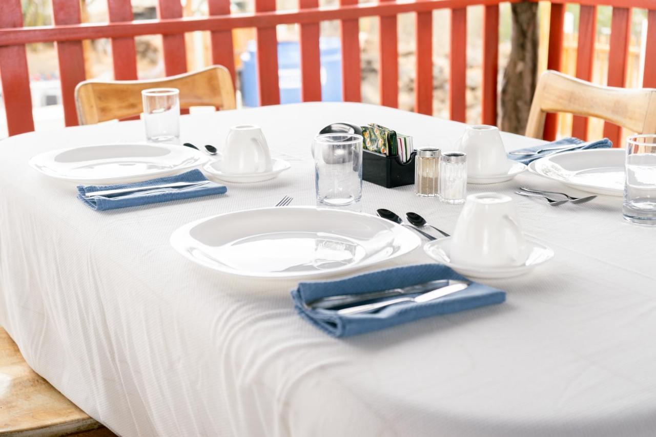 Floreana Hostal Santa Maria מראה חיצוני תמונה